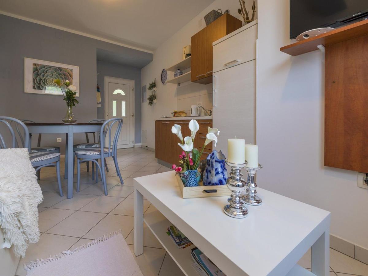 Apartments Rabbit Crikvenica Exterior foto