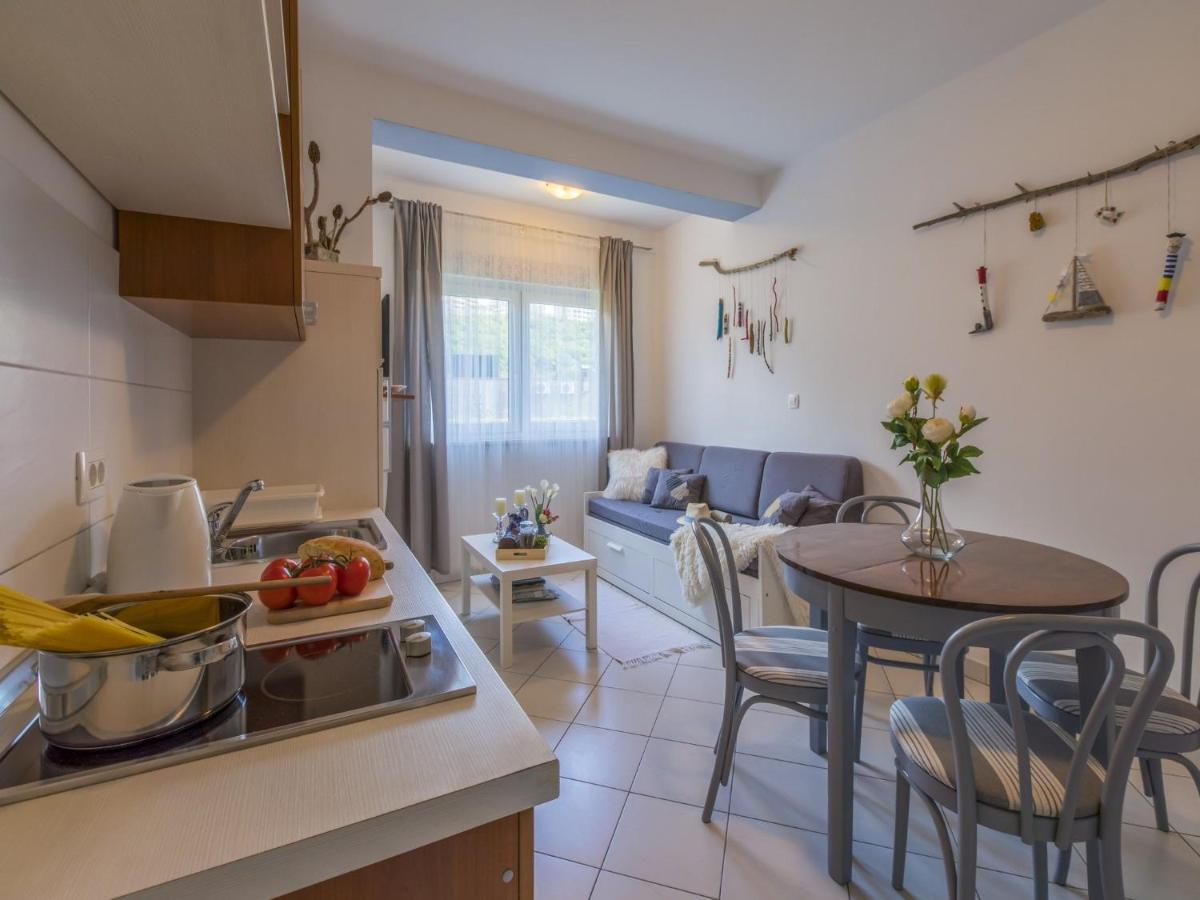 Apartments Rabbit Crikvenica Exterior foto