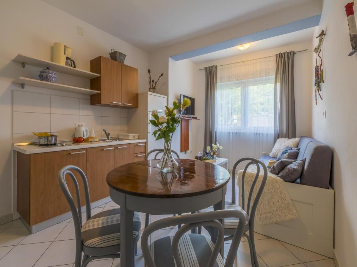 Apartments Rabbit Crikvenica Exterior foto