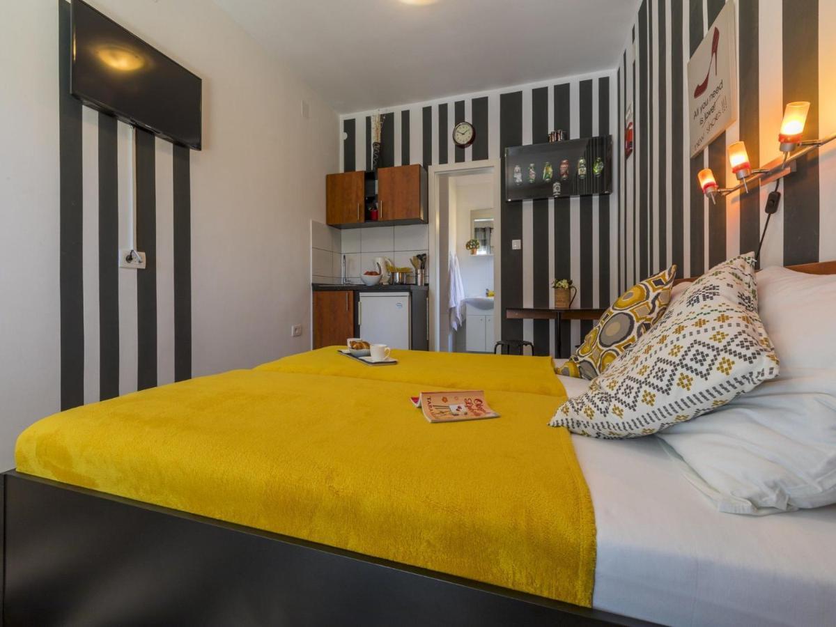 Apartments Rabbit Crikvenica Exterior foto